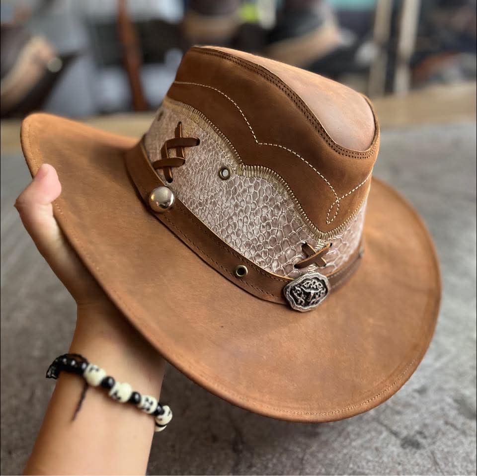 Sombrero artesanal terminado en tono café